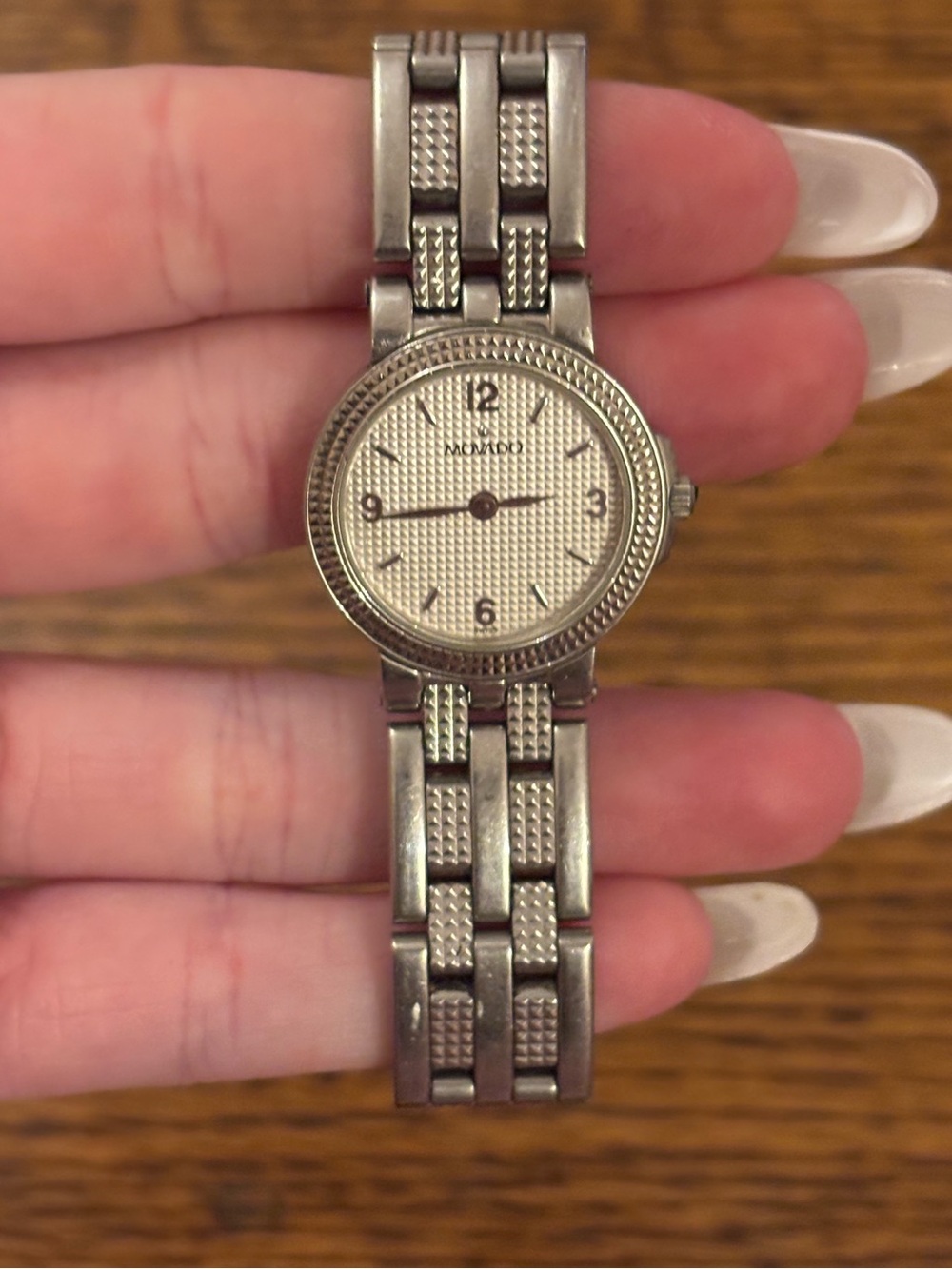 MOVADO LADIES SILVER TONE STAINLESS STEEL WATCH